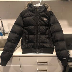 North Face Puffer Jacket w/ hood & detachable fur